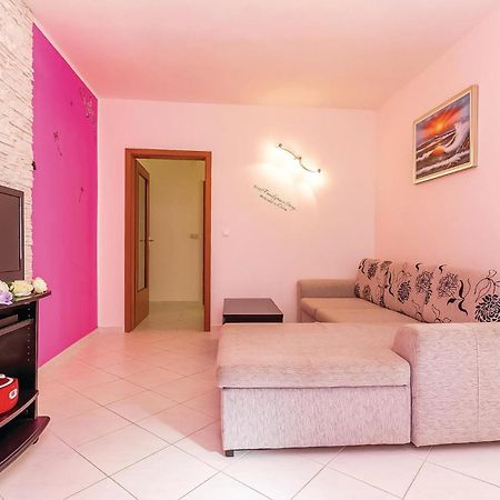 Awesome Apartment In Dobrinj With Wifi 外观 照片