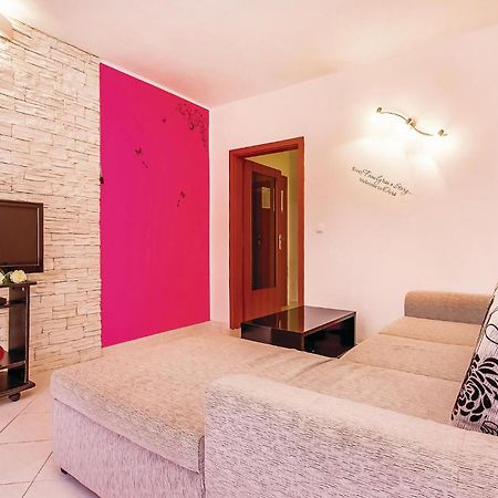 Awesome Apartment In Dobrinj With Wifi 外观 照片