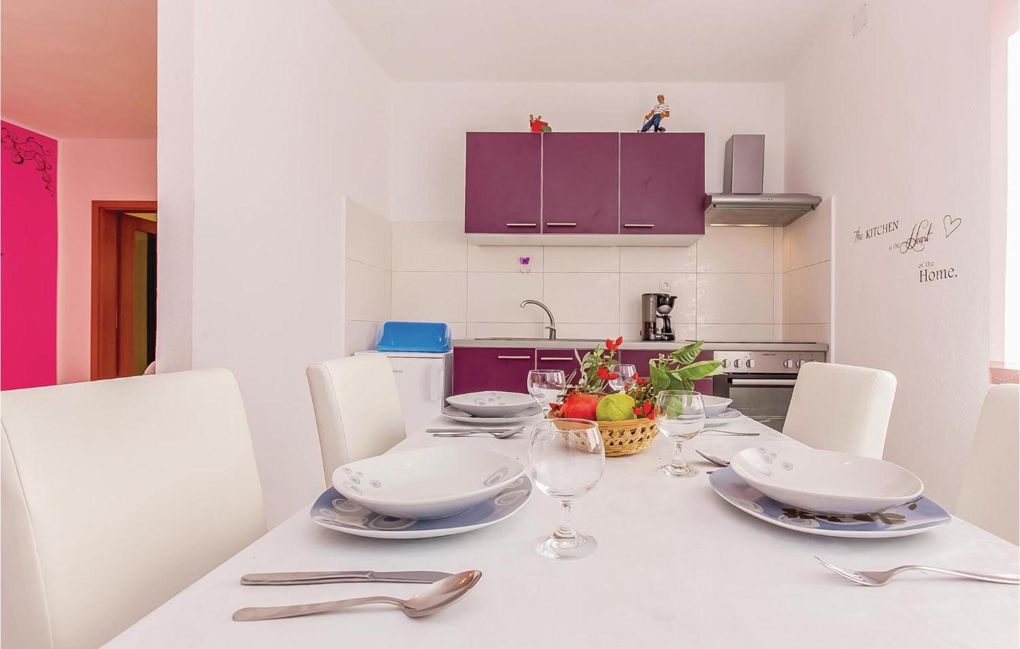 Awesome Apartment In Dobrinj With Wifi 外观 照片
