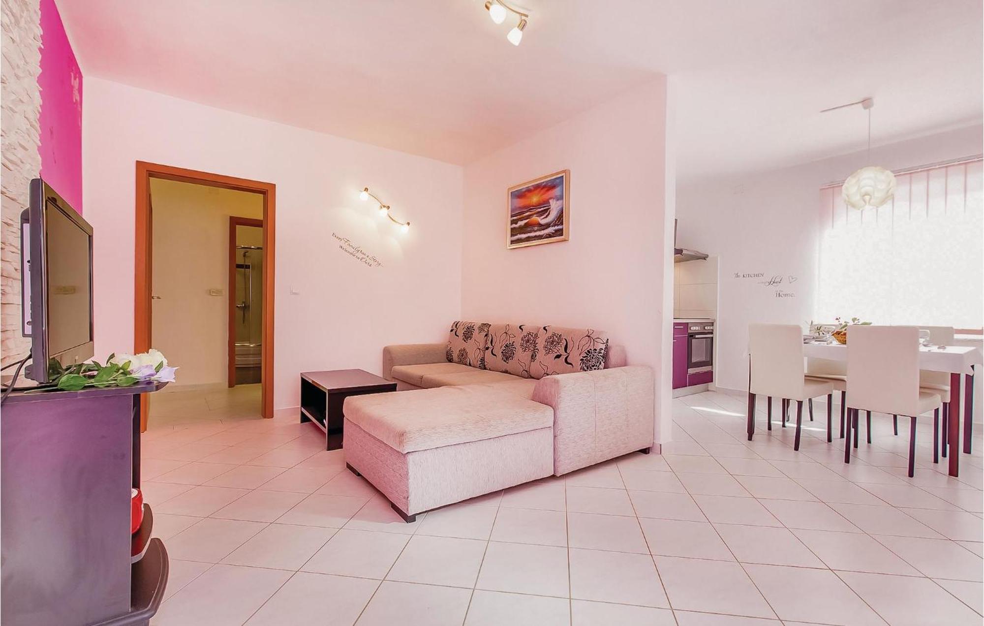 Awesome Apartment In Dobrinj With Wifi 外观 照片