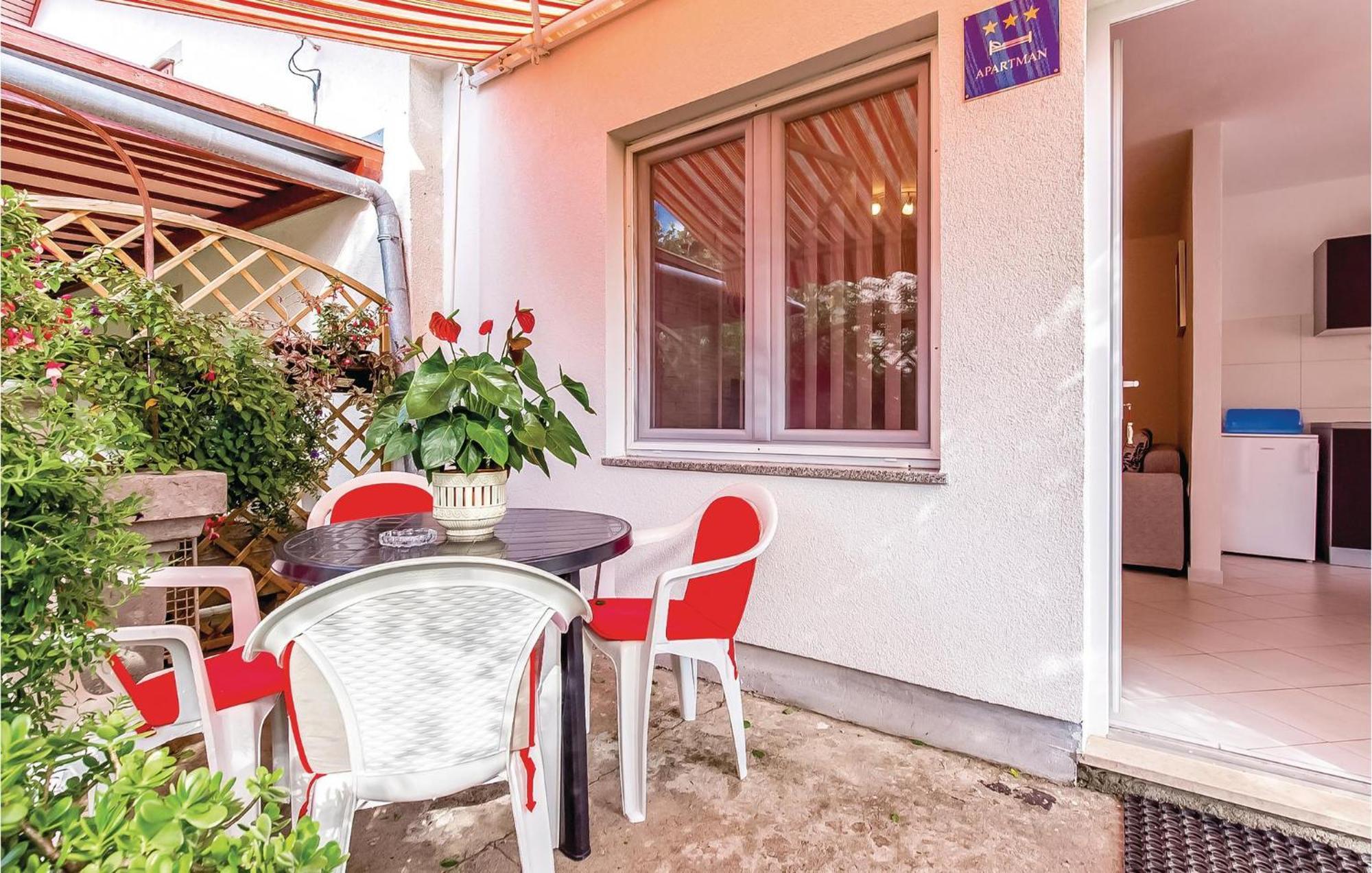 Awesome Apartment In Dobrinj With Wifi 外观 照片