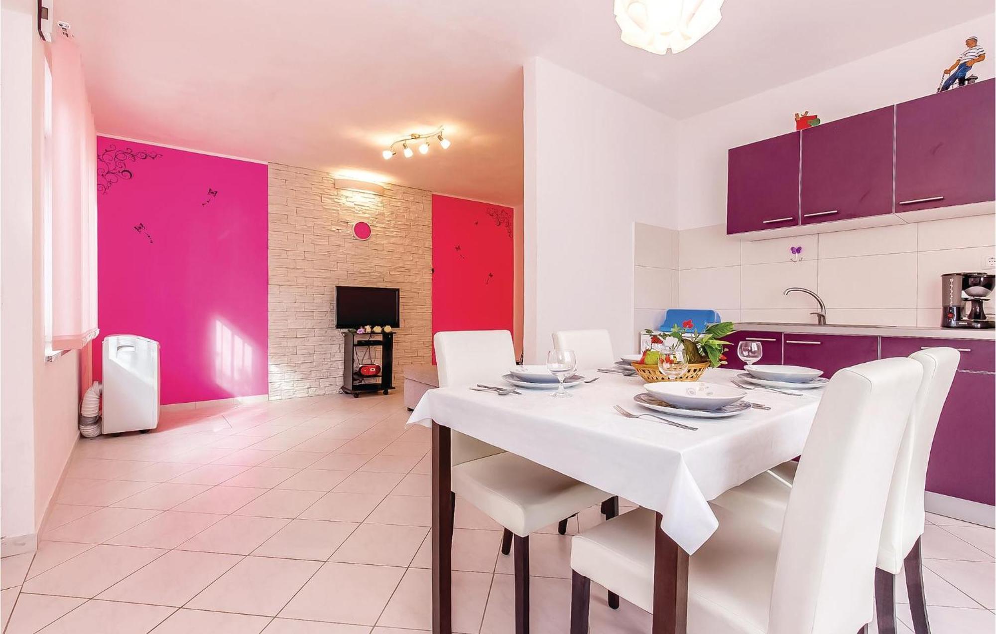 Awesome Apartment In Dobrinj With Wifi 外观 照片