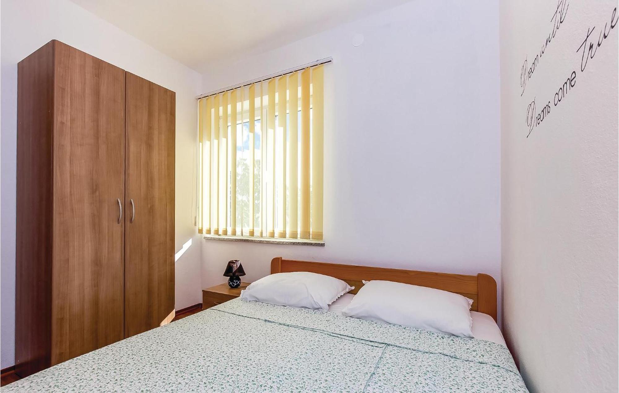 Awesome Apartment In Dobrinj With Wifi 外观 照片