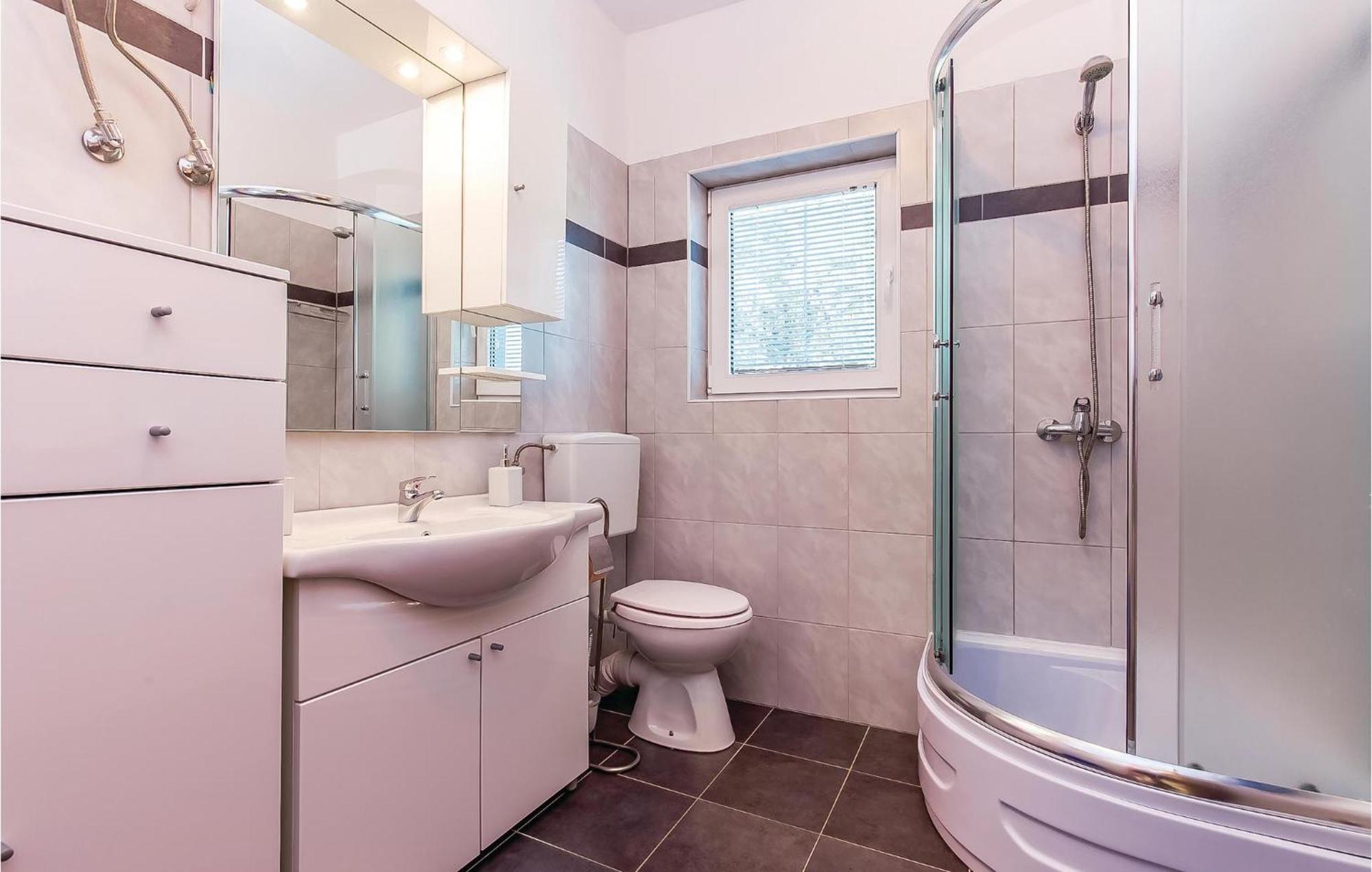 Awesome Apartment In Dobrinj With Wifi 外观 照片