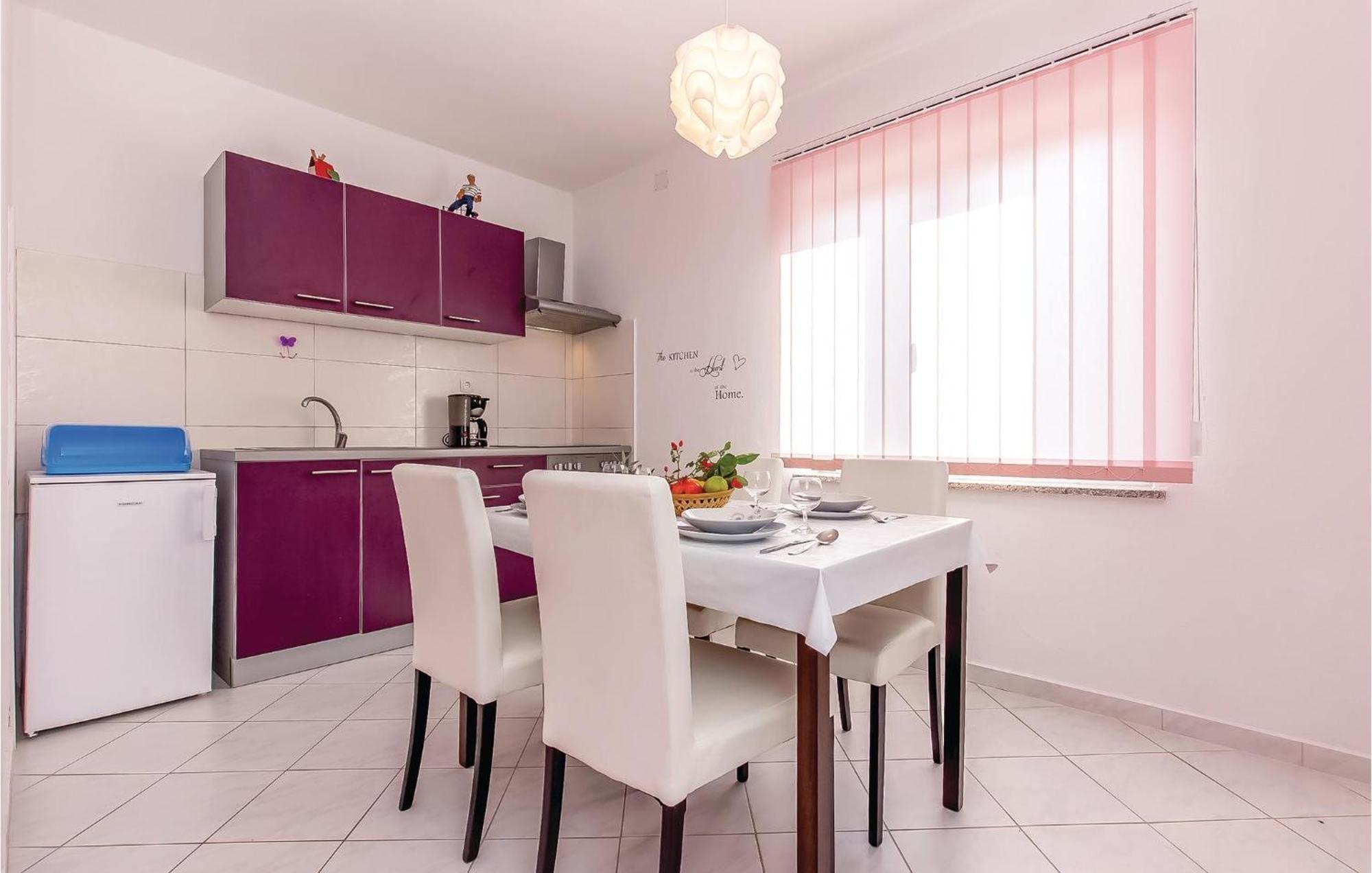 Awesome Apartment In Dobrinj With Wifi 外观 照片