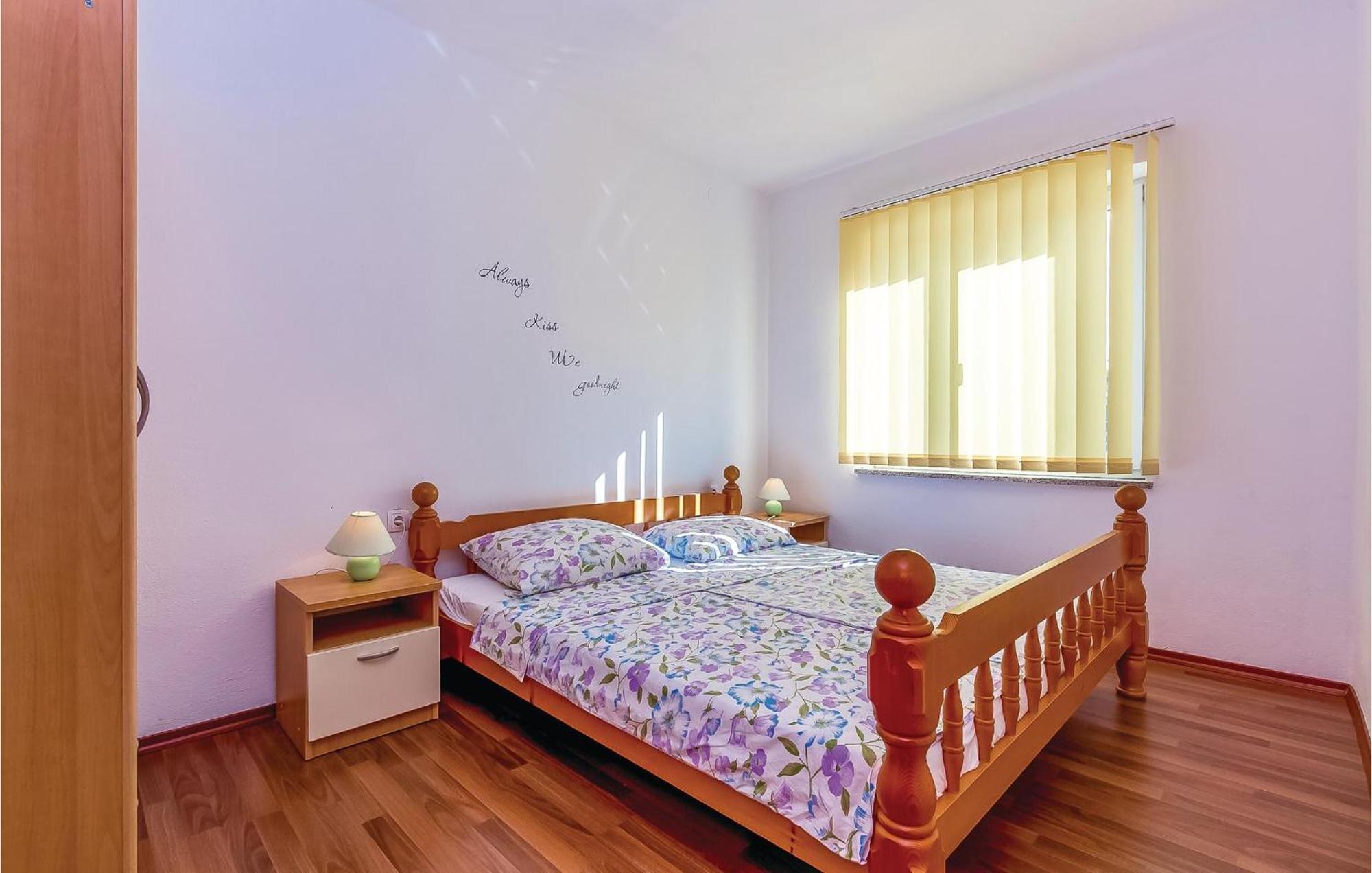 Awesome Apartment In Dobrinj With Wifi 外观 照片