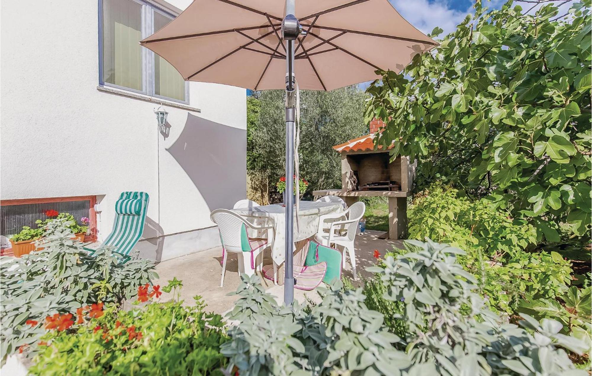Awesome Apartment In Dobrinj With Wifi 外观 照片