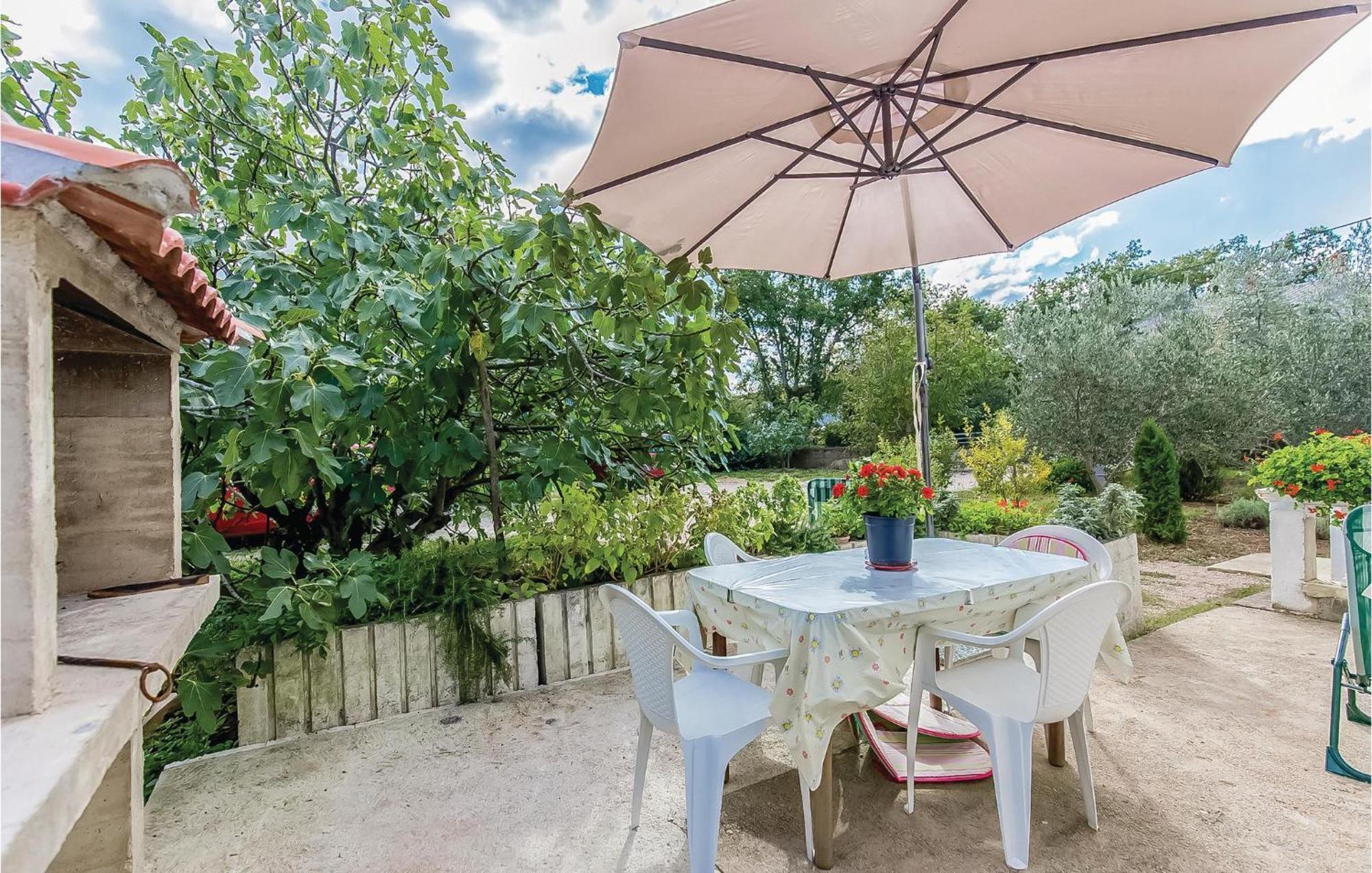 Awesome Apartment In Dobrinj With Wifi 外观 照片
